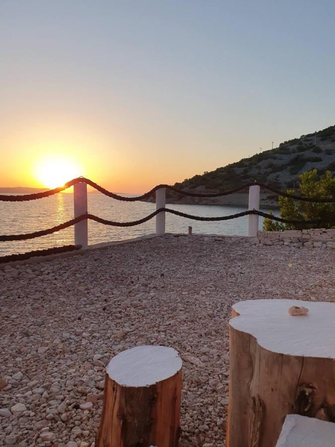 Apartamento Kuca Za Odmor Seahouse Karlobag Exterior foto