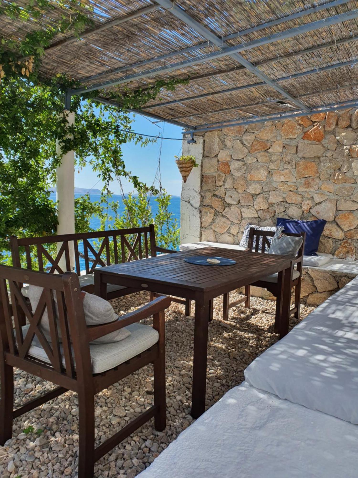 Apartamento Kuca Za Odmor Seahouse Karlobag Exterior foto